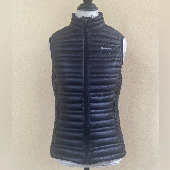 Patagonia Ultralight Down Vest Size Small Black Excellent Condition! - Picture 2 of 9